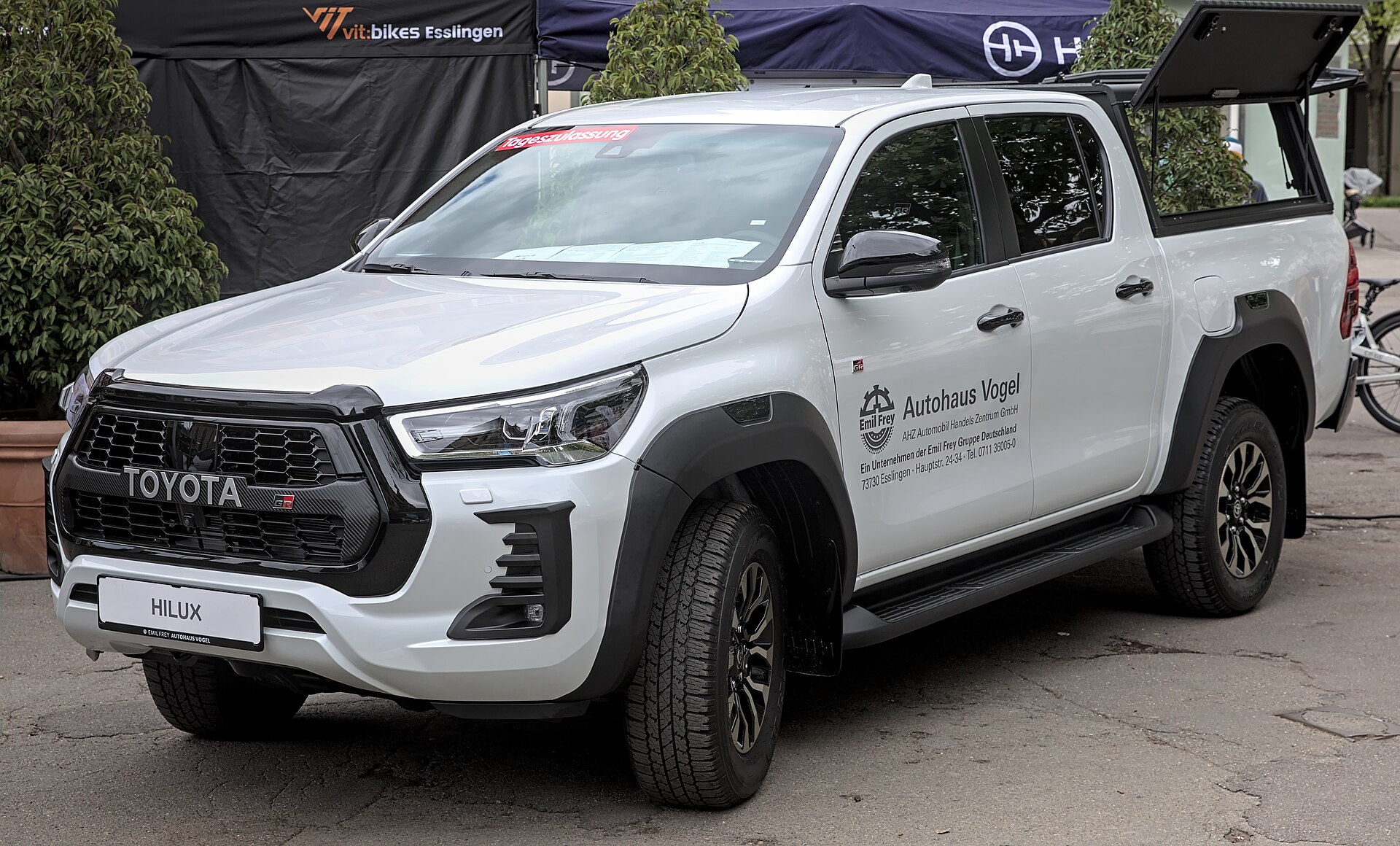 Pickup truck