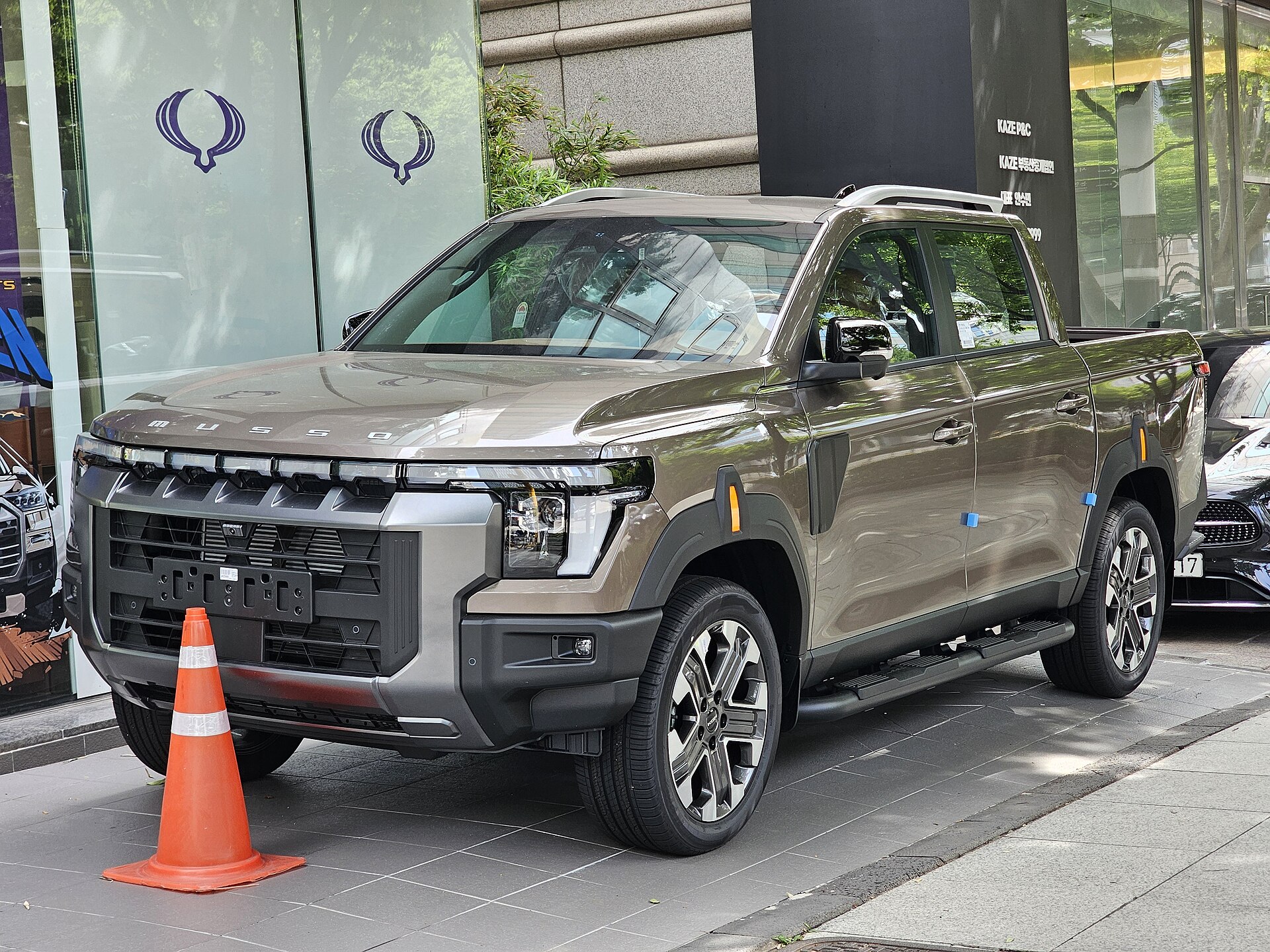 SUV